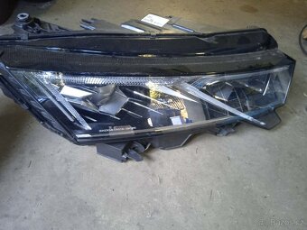 Světla Octavia 4 - 2