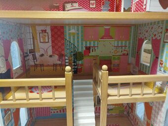 Dřevěný domeček pro panenky - 2