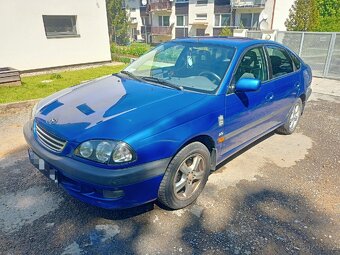 Toyota Avensis T22 2.0 94kw Liftback - 2