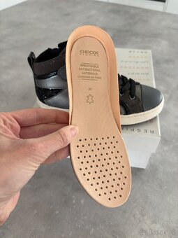 Geox nové kotníčkové tenisky vel. 30 - 2