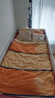 Dětská vyvýšená postel se stolem, skříní a schody- TOP stav - 2