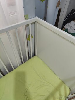 Postýlka IKEA SUNDVIK s bambusovou matrací a prostěradlem - 2