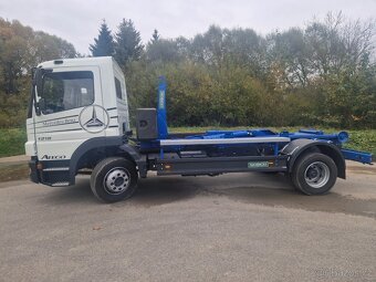 Mercedes Atego 1218 hákový nosič kontejnerů - 2