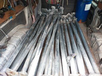 Prodám stavební stojky nové i použité 170 cm až 3,2m-180-3.4 - 2