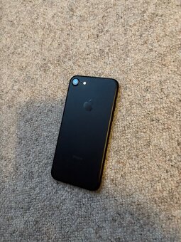 Apple iPhone 7 - 2
