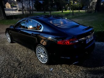 Jaguar XF 3.0D, 155kw, automat, 180tis najeto - 2