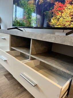 TV stolek - 2