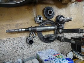 Náhradní díly do převodovky a rozvodovky UŘ I. - 2