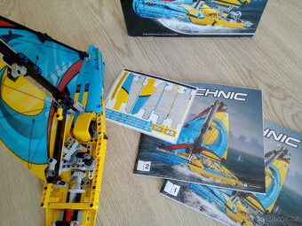 LEGO Technic 42074 Závodní jachta, 2v1 - 2