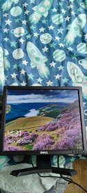 Starší monitor - 2