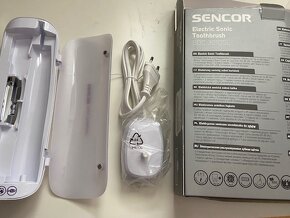Nabíječka a pouzdro k zubnímu kartáčku Sencor - 2
