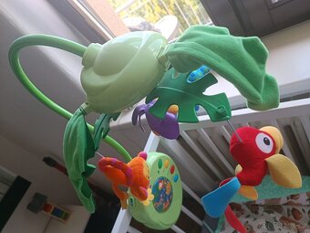 Velký kolotoč nad postýlku Fisher Price - 2