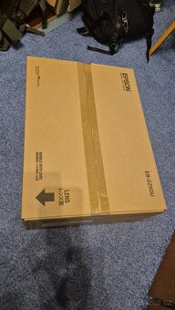 Epson EB-2250U – nový, nerozbalený projektor - 2
