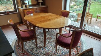 Jídelní stůl a čtyři židle - 2
