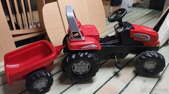 Šlapací traktor s vlečkou - 2