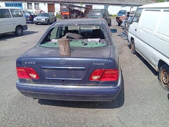 Mercedes E280 díly LEVNĚ - 2