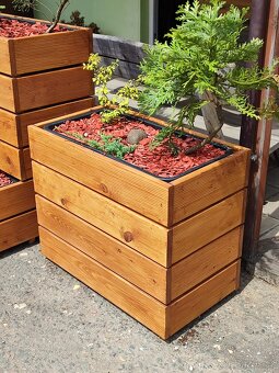 Vyvýšené modřínové truhlíky - 2