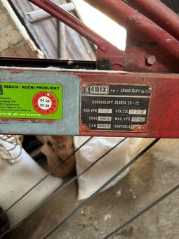 Dvoukolový žebřík ZD-12 - 2