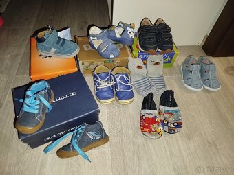 Botičky po synovi 19-22 + capáčky - 2
