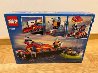 LEGO CITY 60373 Hasičská záchranná loď a člun - 2