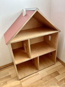 Dřevěný domeček pro panenky - 2