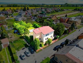 Prodej rodinného domu 229 m2, pozemek 1.041 m2, Na Nivách - 2