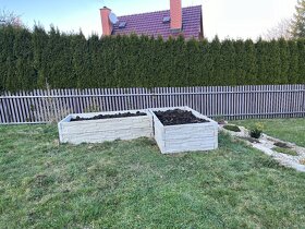 Vyvýšený betonový zahon - 2