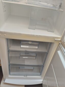 Kombi lednice Electrolux ERB 34003W v celku nebo náhradní dí - 2