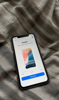 iPhone 11 64GB - 2