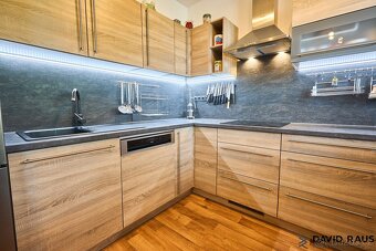 Prodej rodinného domu ( 379 m2) s garáží a zahradou,Kuřim - 2