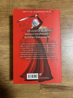 Půlnoční koruna: Sarah J. Maas - 2