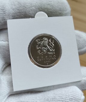 5kč 2001 vzácný ročník jen pro sady UNC - 2