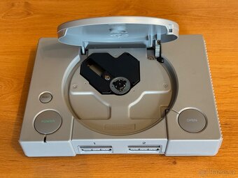 PlayStation 1 SCPH-1002 - 2
