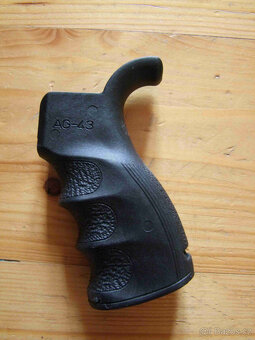 FAB Defense AG-43 Pistolová rukojeť pro M16/M4/AR15 grip - 2