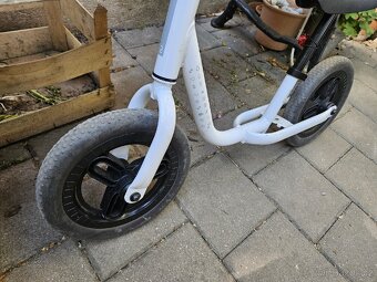 Dětské 10" odrážedlo Runride 100 černo-bílé, volat - 2