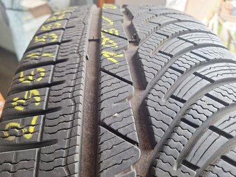 Prodám zimní pneu 235/55/17  103v Michelin - 2