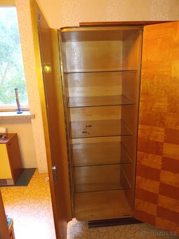 Staré prostorné skříně - 2