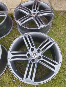 ALU kola 5x112 R18 et35 Volkswagen - 2