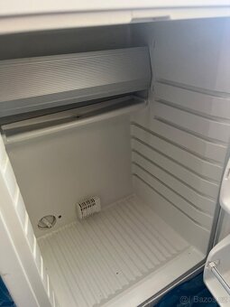 Prodám malou lednici minibar - 2