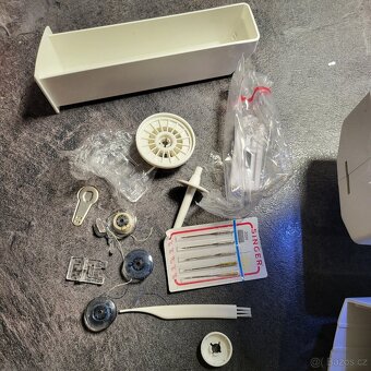 nevyužitý šicí stroj Singer, kompletní - 2