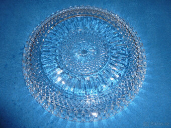 Skleněný tác , podnos , těžké lisované sklo . - 2