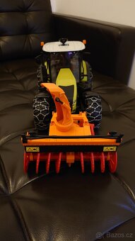 Bruder 3017 Claas Axion 950 se sněžnou frézou - 2