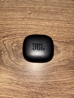 JBL sluchátka - 2