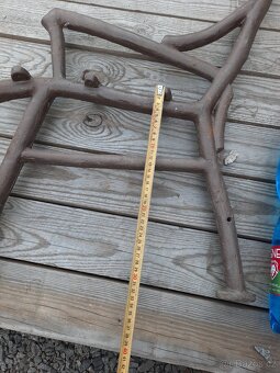 Litinová lavička bočnice - 2