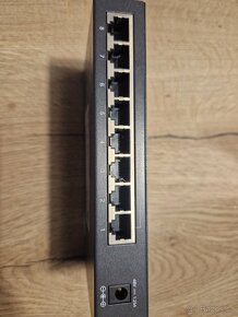 Switch TP-Link TL-SF1008P - 2
