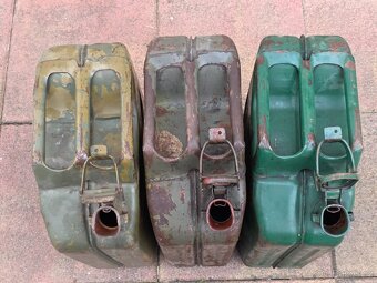 plechový kanystr 20L - 2