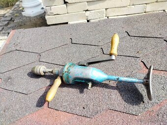 Retro ruční vrtačka - 2