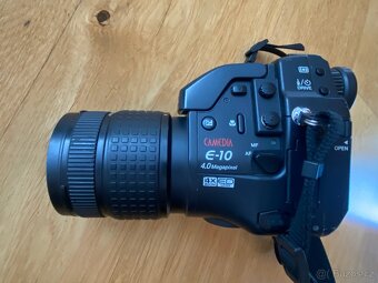 OLYMPUS Camedia E-10 - 2