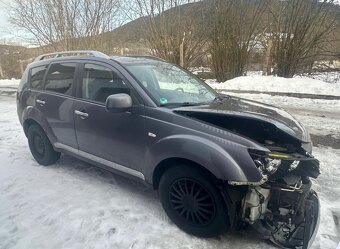 Prodám díly na Mitsubishi Outlander 2,2 Hdi 115 kw - 2