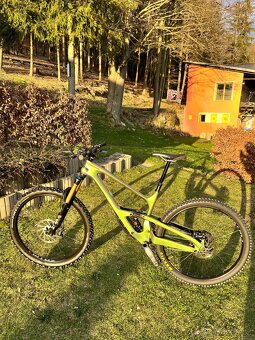 Cannondale Jekyll Carbon 1 2023, barva Beetle Green - 2